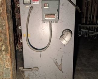 Torit Dust Collector Model 84 Serial B 1765 230-460V 60Cycle 3Ph