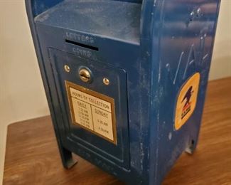 Smull mellbux fur yur kids collage edumacation sayvins'.  Yep, I've met some of you people, you ain't gonna rich off those kids.  Baaahhhh!  Love you all!