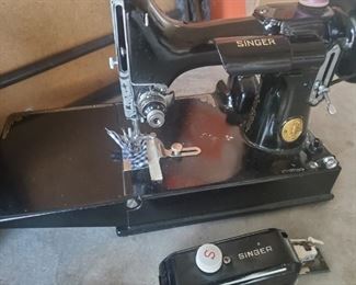 Singer Featherweight Model 221.