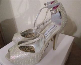 White Sparkly Heels - Like New....maybe worn once.  Size 8
