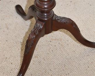 Vintage Piecrust Table / Accent Table