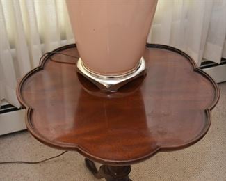 Vintage Piecrust Table / Accent Table