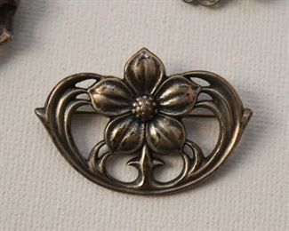 Jewelry - Vintage Brooches / Pins