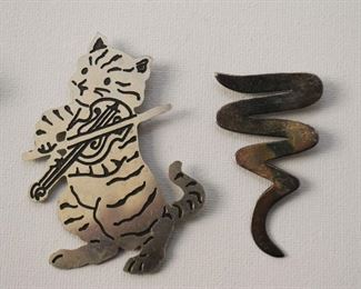 Jewelry - Vintage Brooches / Pins