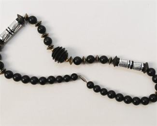 Jewelry - Necklaces / Beads
