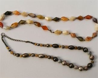 Jewelry - Necklaces / Beads