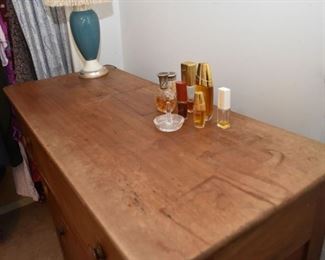 Wooden Chest of Drawers / Dresser