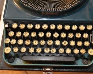 Vintage Remington Portable Typewriter