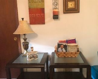 wide shot of end tables. Thank you. Cher. Love your camera work