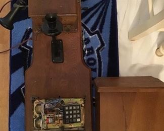 ORIGINAL ANTIQUE WALL PHONE. FULLY FUNCTIONAL 