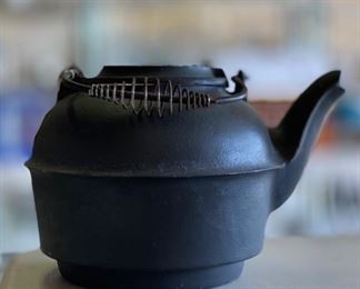 Cast iron kettle