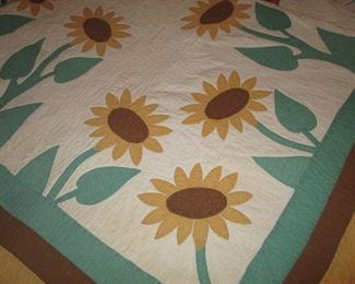 SUNFLOWER QUILT - DOES HAVE WEAR
