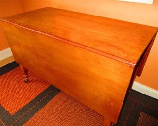 19th c. Drop Leaf Table