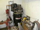 COMPRESSOR