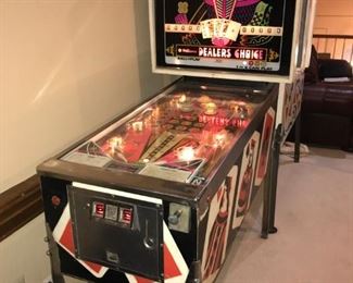 Williams Pinball Machine – Dealers Choice – Made March thru June 1974, 8,850 produced – with 29 page original repair manual PDF