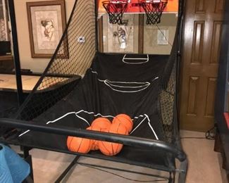 Hoops Dual Shot Basketball Arcade Game M01600- with 6 balls