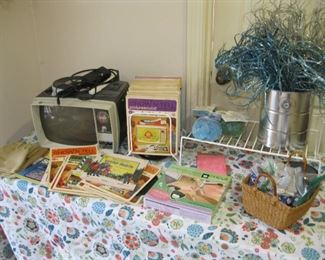 Show ‘n Tell Phono Viewer – Solid State GE – with 41 ( WOW! ) picturesound program albums