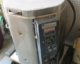 Cress Electric Kiln – 240V / 25 amps - Model: B-23-H Serial: 7801 – polygon top loader – with 24 page manual PDF