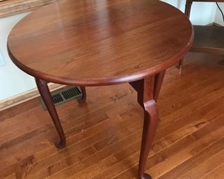 Bartley handmade Queen Anne cherry drop-leaf table; 28Wx28D (leaves down 11Dx26.5H