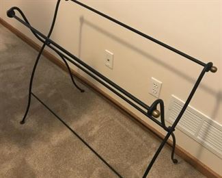 Metal quilt rack
