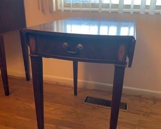 #4 drexal drop side end table oval with 1 drawer and inlay 18-35x28x27 as is finish 2@100 ea