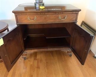 #15 Rittenhouse square by Henredon buffet with 1 drawer and 2 doors and flip top on wheels 38-76x18x36 $350.00