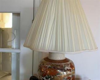 #22 orange porcelain ginger jar lamp 28 tall - as is chipped $25.00