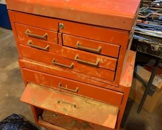 #202 no name tool box 22"×12"×39 $30.00