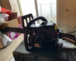 #219 Craftsman Gas Powered Chainsaw 18"/42cc $60.00