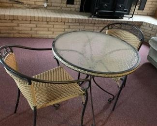 #228 Round Glass top Patio Table 30"×28.5" 2 Chairs $75.00
