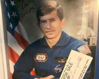 #70 nasa Fred Leslie Signed Photo $10.00