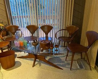 Adrian Pearsall Coffee Table, Set of Six Norman Cherner Plycraft Pretzel dining chairs. Excellent Condition Mid Century Modern Furniture