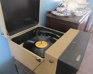 portable phonograph