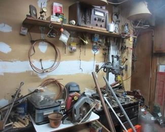 old radio, saw