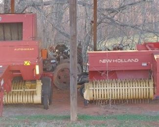 NEW HOLLAND HAY BAILERS GREAT CONDITION