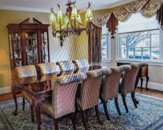 Stunning Thomasville Dining Room Suite Complete with 8 Upholstered Chairs with China Cabinet

