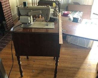 Sewing machine with table Vintage