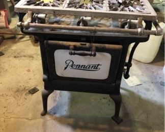 Vintage Pennant Enamel Gas Stove