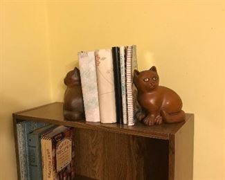 Wood cat bookends 