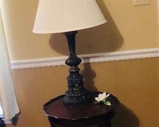 Round side table with lamp and mirror