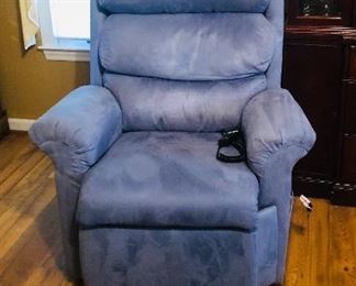 Like new lift chair