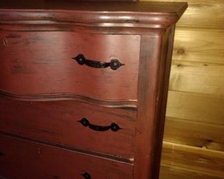Beautiful chest in excellent condition!!