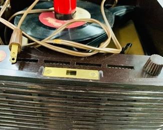 bakelite vintage radio