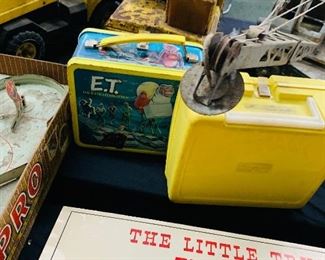 ET metal lunch box