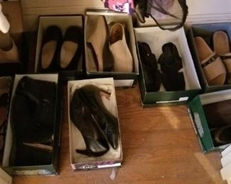 Does the shoe fit?????