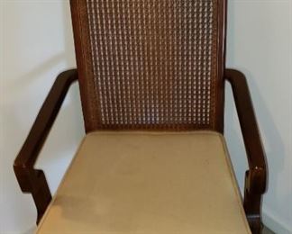 Head Chair to Dining Table