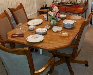 Dining Table and 4 Chairs