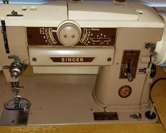 Vintage singer Sewing Machine