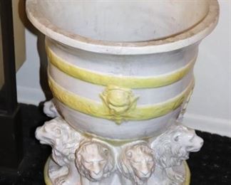 Garden Pot / Urn