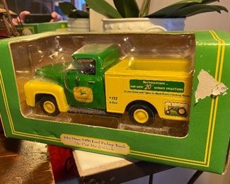 John Deere SERVICE TRUCK